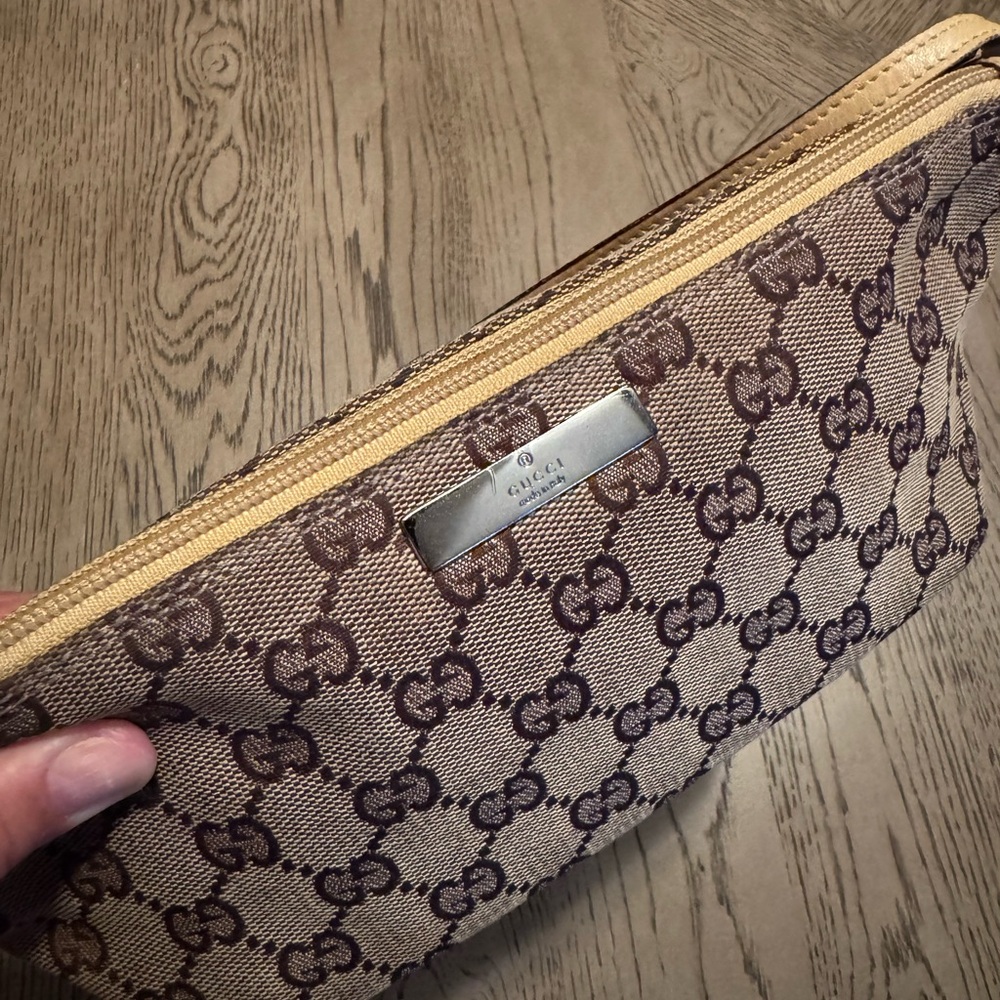 Authentic Gucci GG Canvas Boat Handbag - Picture 7 of 12